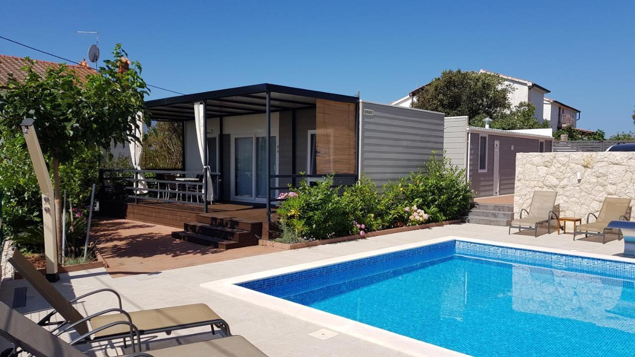 Mobile Homes Suha Punta Kampor Екстериор снимка