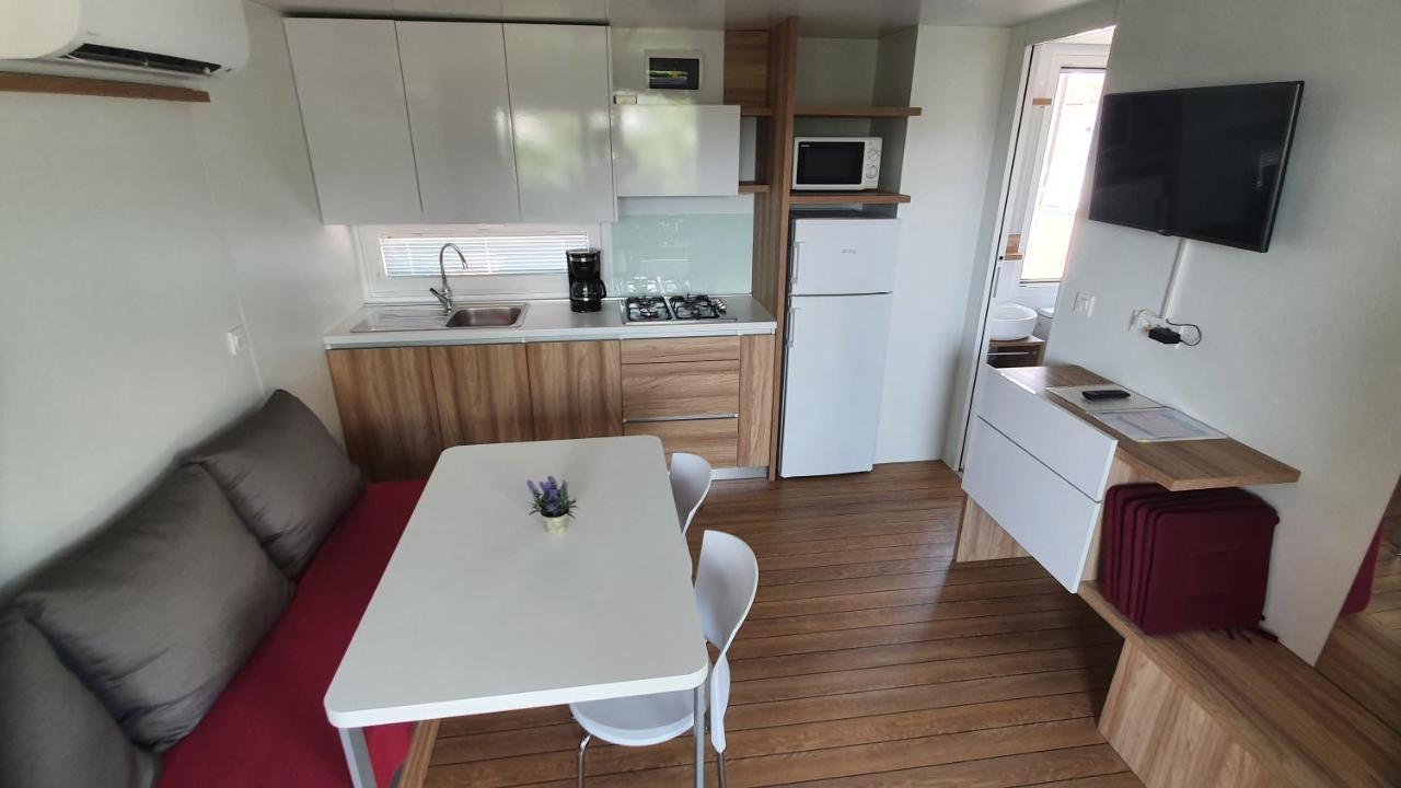 Mobile Homes Suha Punta Kampor Екстериор снимка